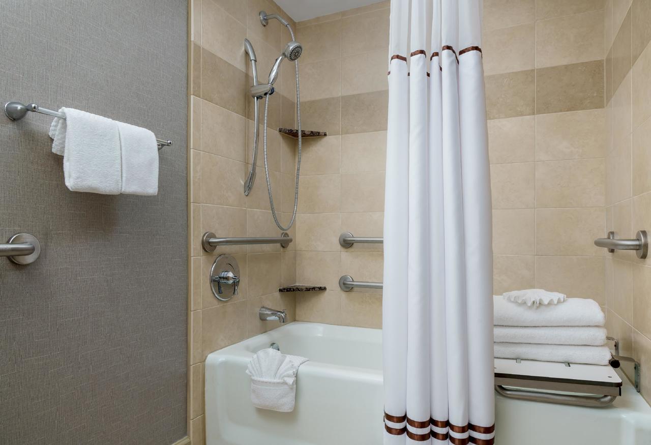 Hilton Charlotte University Place - thumb 22