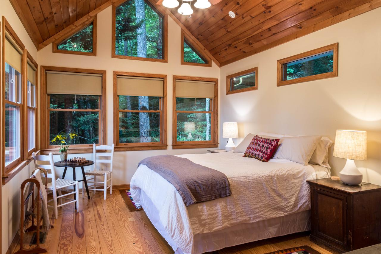 3 Bed 2 Bath Vacation Home In Sylva - thumb 15
