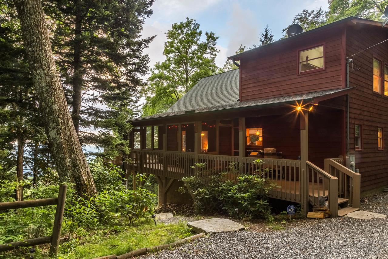 3 Bed 2 Bath Vacation Home In Sylva - thumb 1