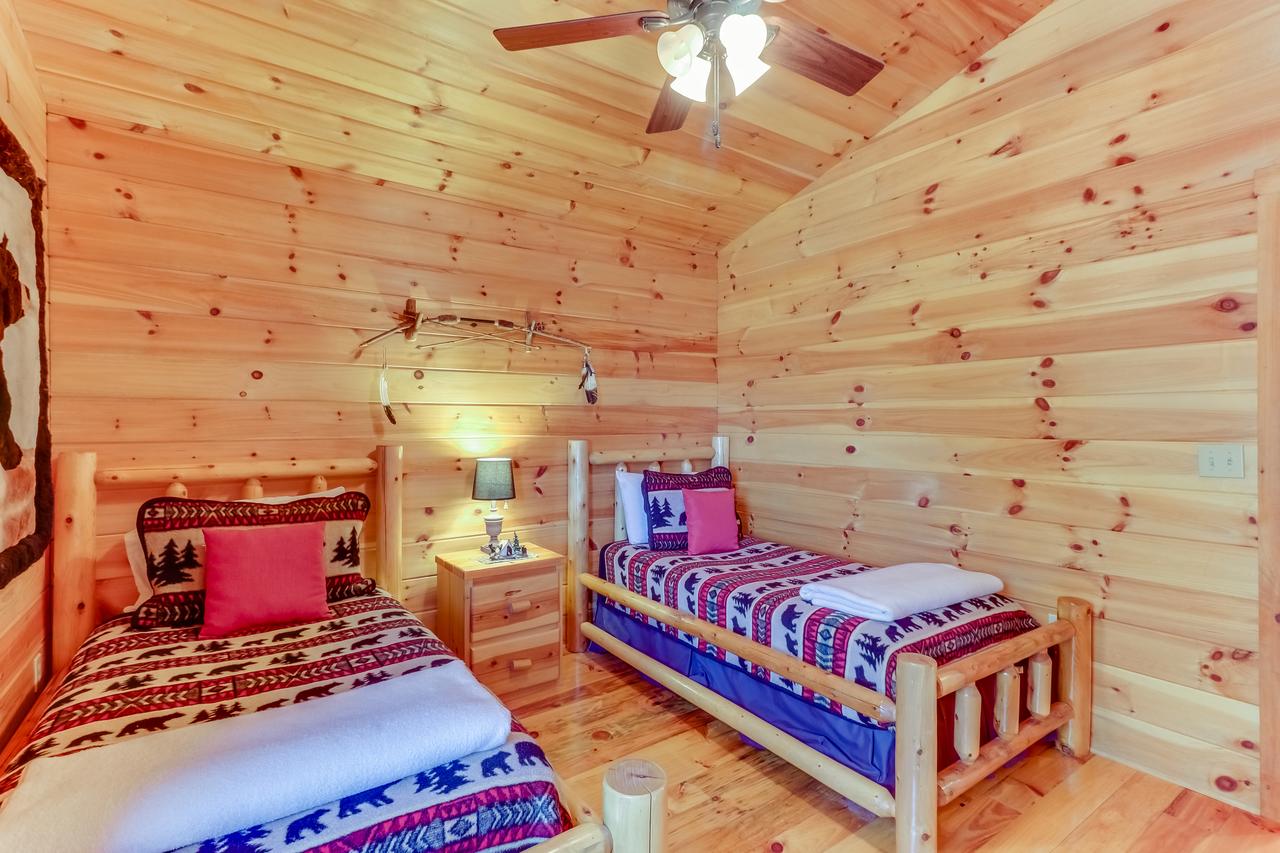 4 Bed 4 Bath Vacation Home In Sylva - thumb 25