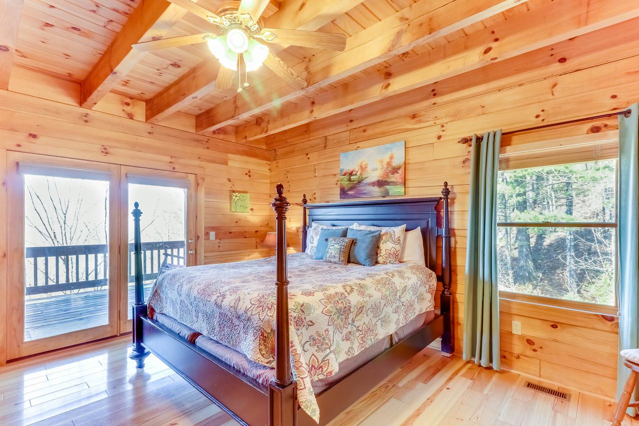 4 Bed 4 Bath Vacation Home In Sylva - thumb 17