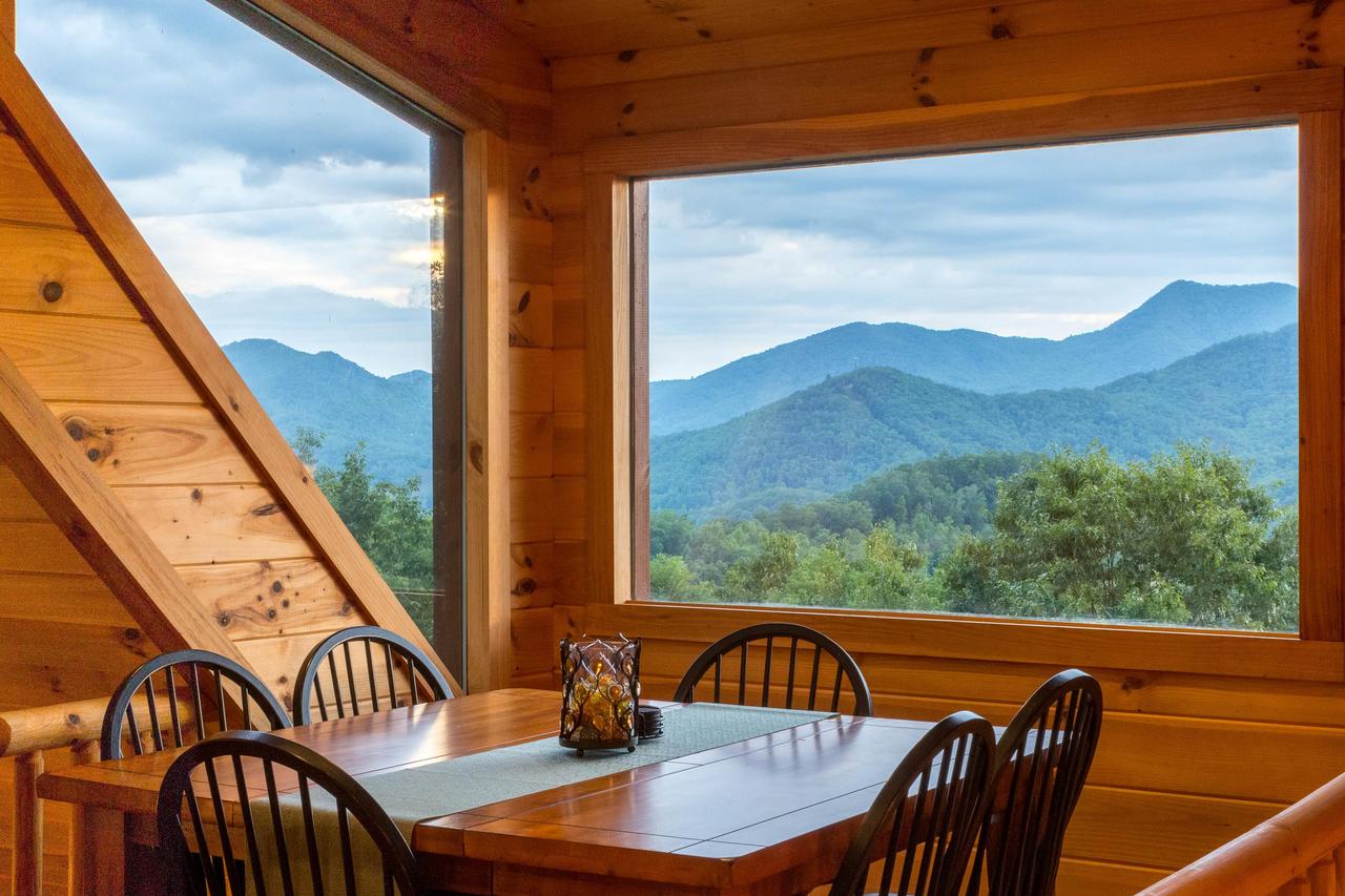 4 Bed 4 Bath Vacation Home In Sylva - thumb 11