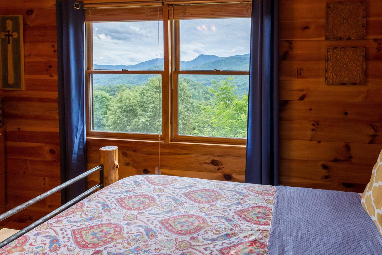 4 Bed 4 Bath Vacation Home In Sylva - thumb 23