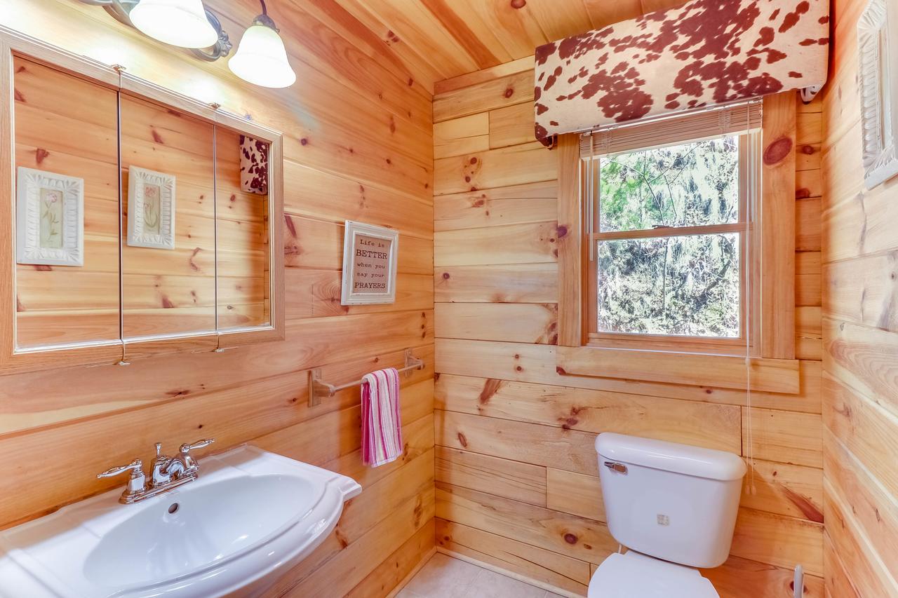 4 Bed 4 Bath Vacation Home In Sylva - thumb 26