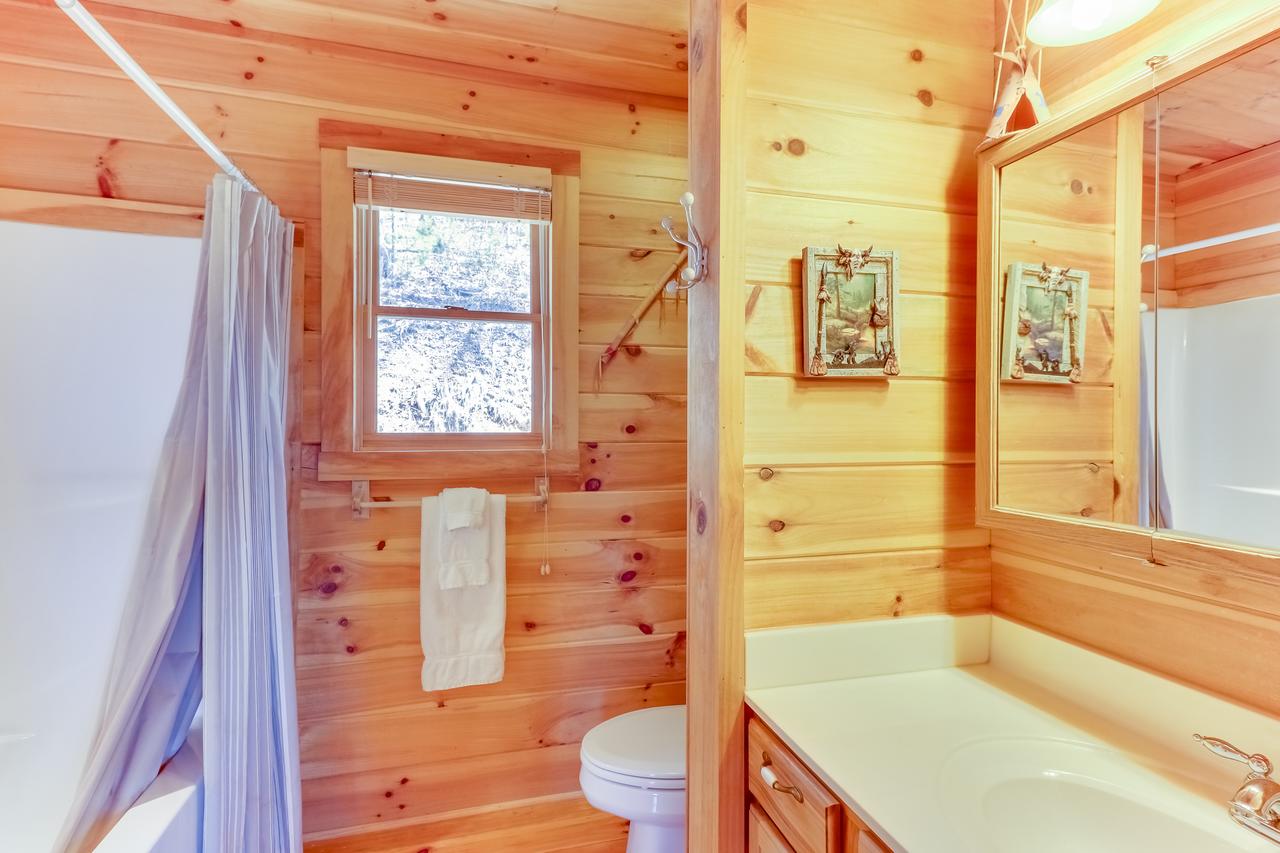 4 Bed 4 Bath Vacation Home In Sylva - thumb 24