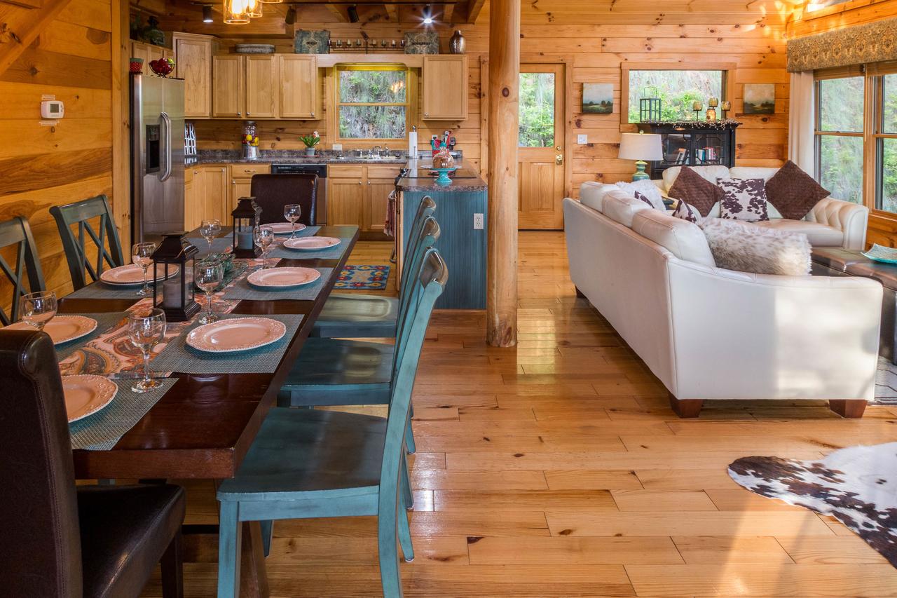 4 Bed 4 Bath Vacation Home In Sylva - thumb 8