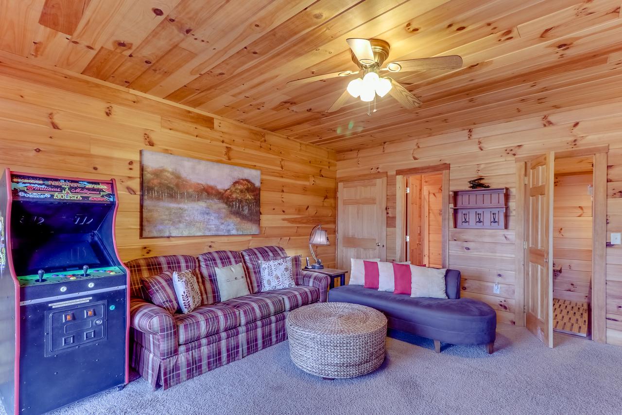 4 Bed 4 Bath Vacation Home In Sylva - thumb 33