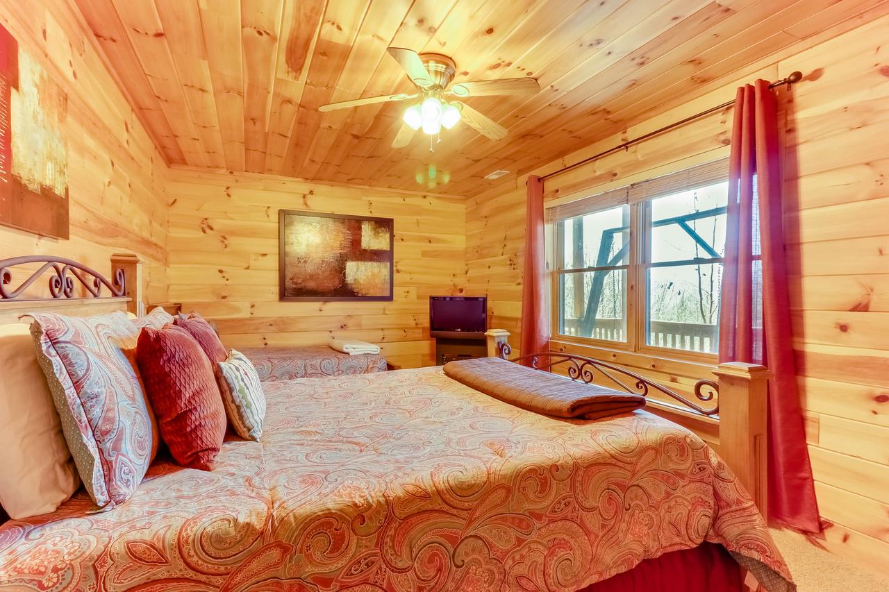 4 Bed 4 Bath Vacation Home In Sylva - thumb 29