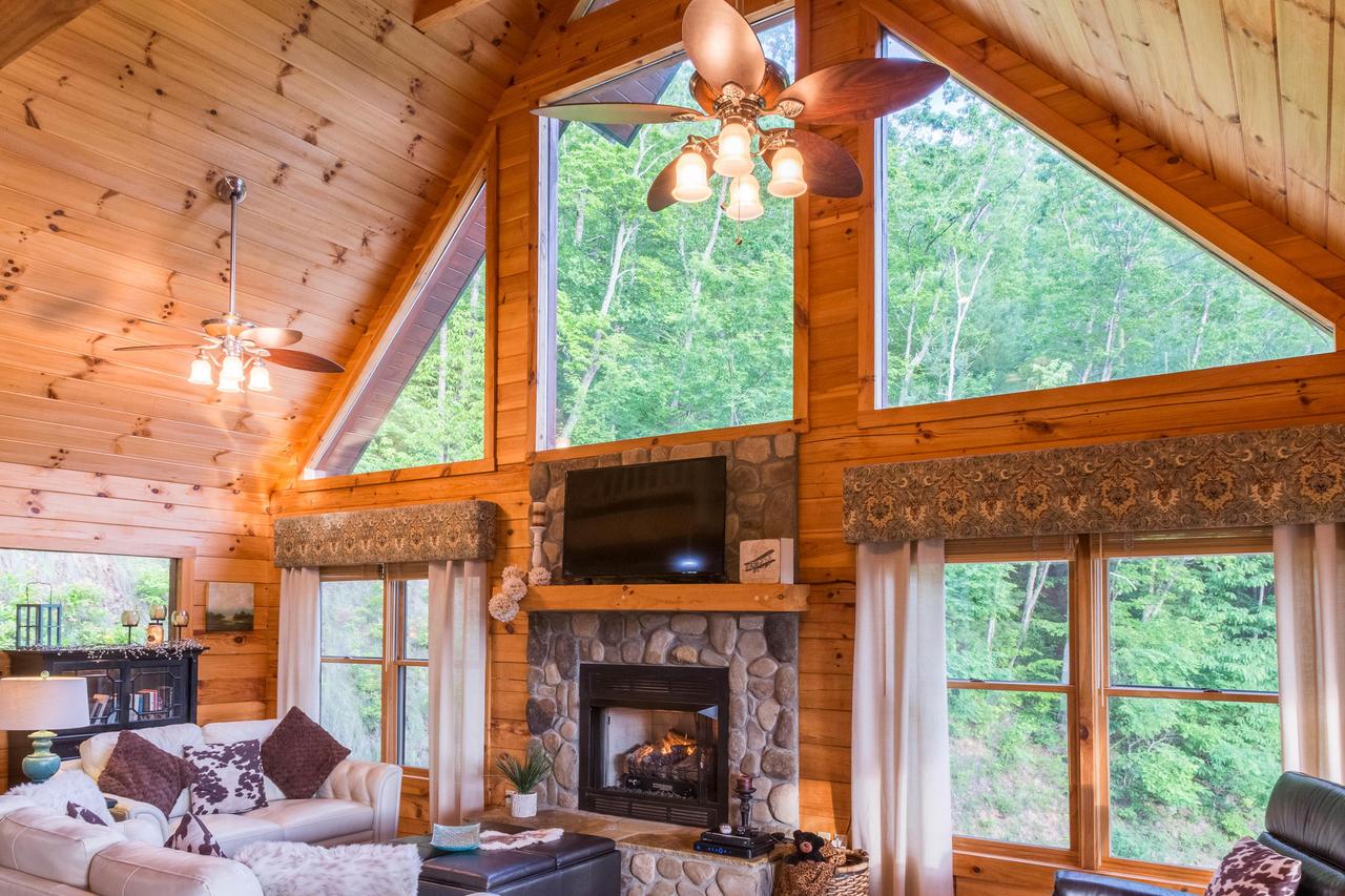 4 Bed 4 Bath Vacation Home In Sylva - thumb 2