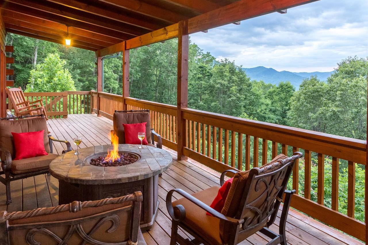 4 Bed 4 Bath Vacation Home In Sylva - thumb 0