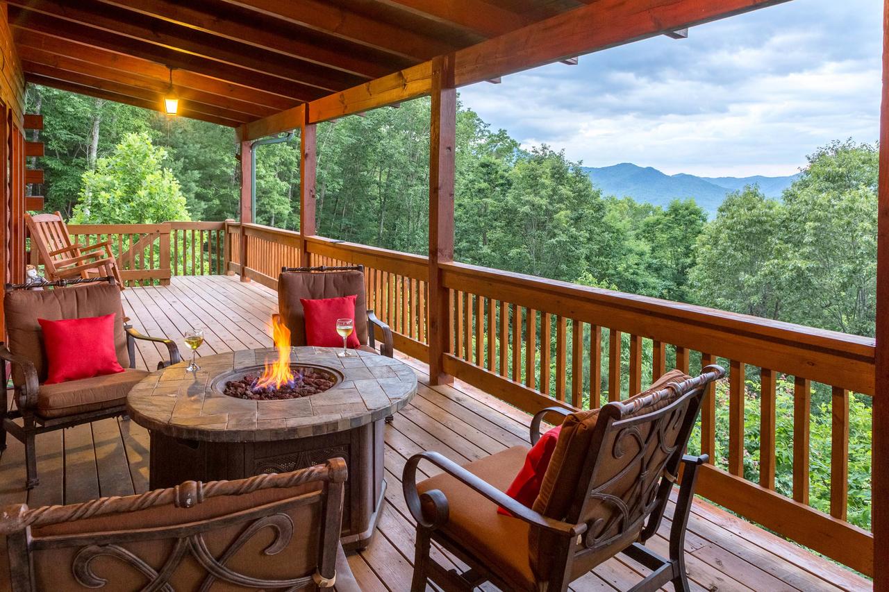 4 Bed 4 Bath Vacation Home In Sylva - thumb 13