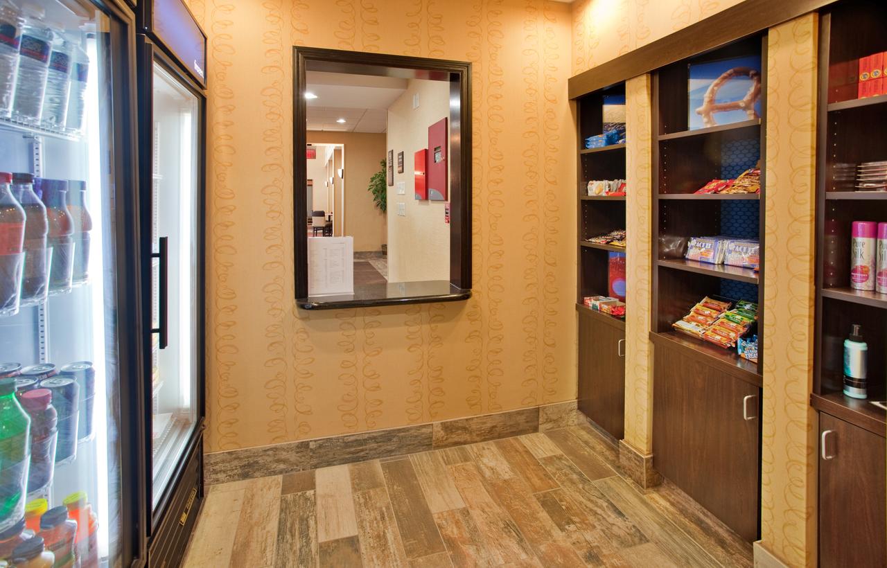 Hampton Inn & Suites Dickinson ND - thumb 13