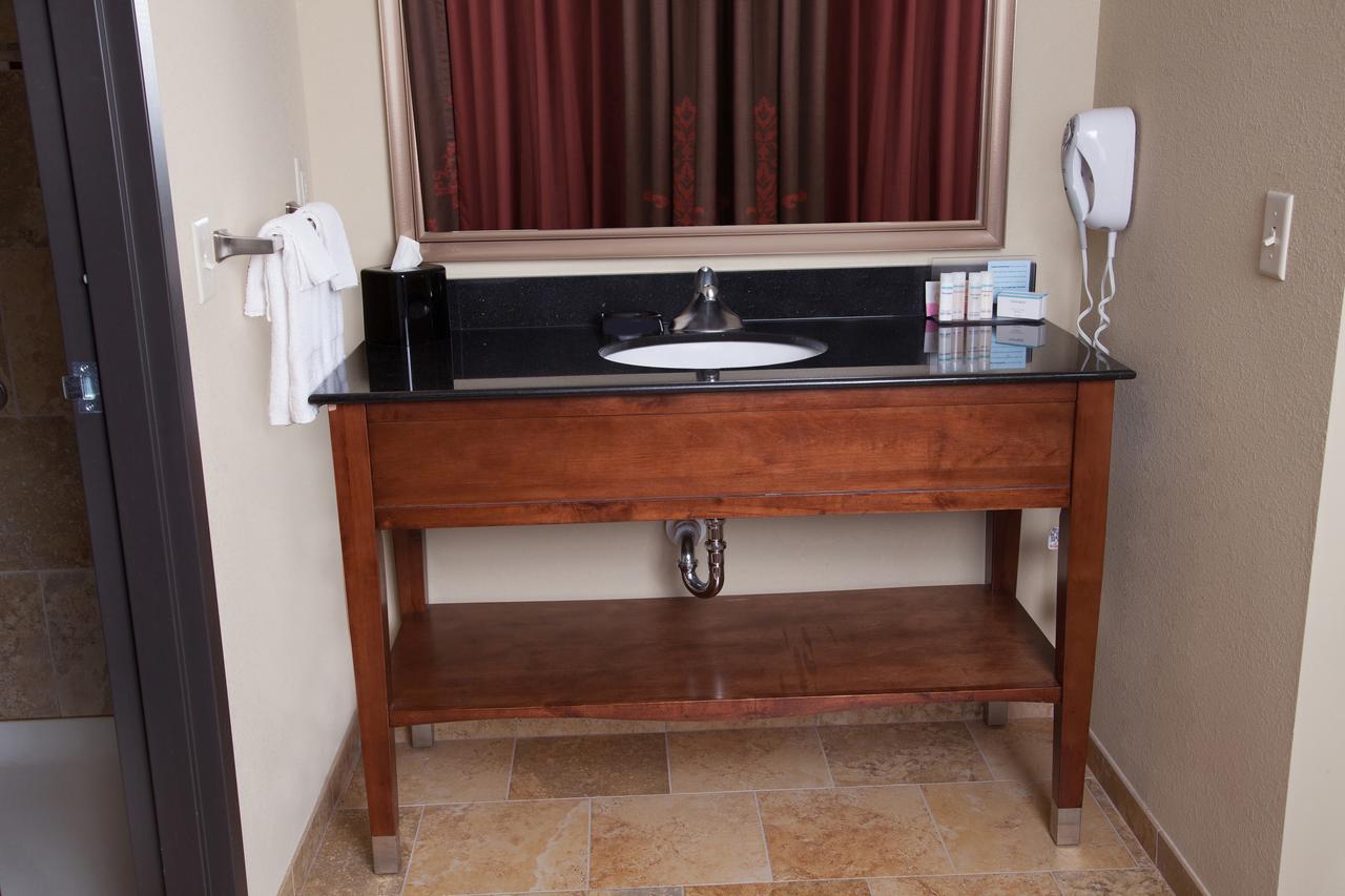 Hampton Inn & Suites Dickinson ND - thumb 4