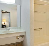 Days Inn by Wyndham Lisbon - Accommodation Los Angeles