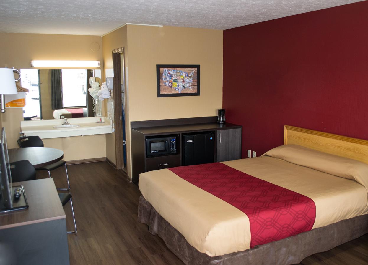 Econo Lodge North Sandusky - thumb 14