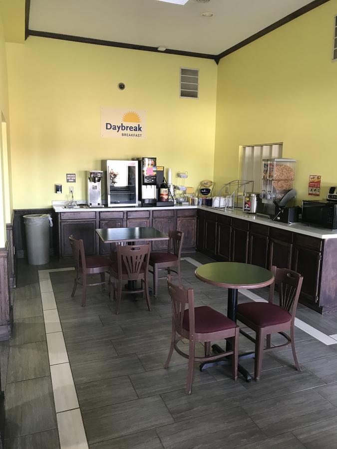 Days Inn By Wyndham Hillsboro - thumb 11