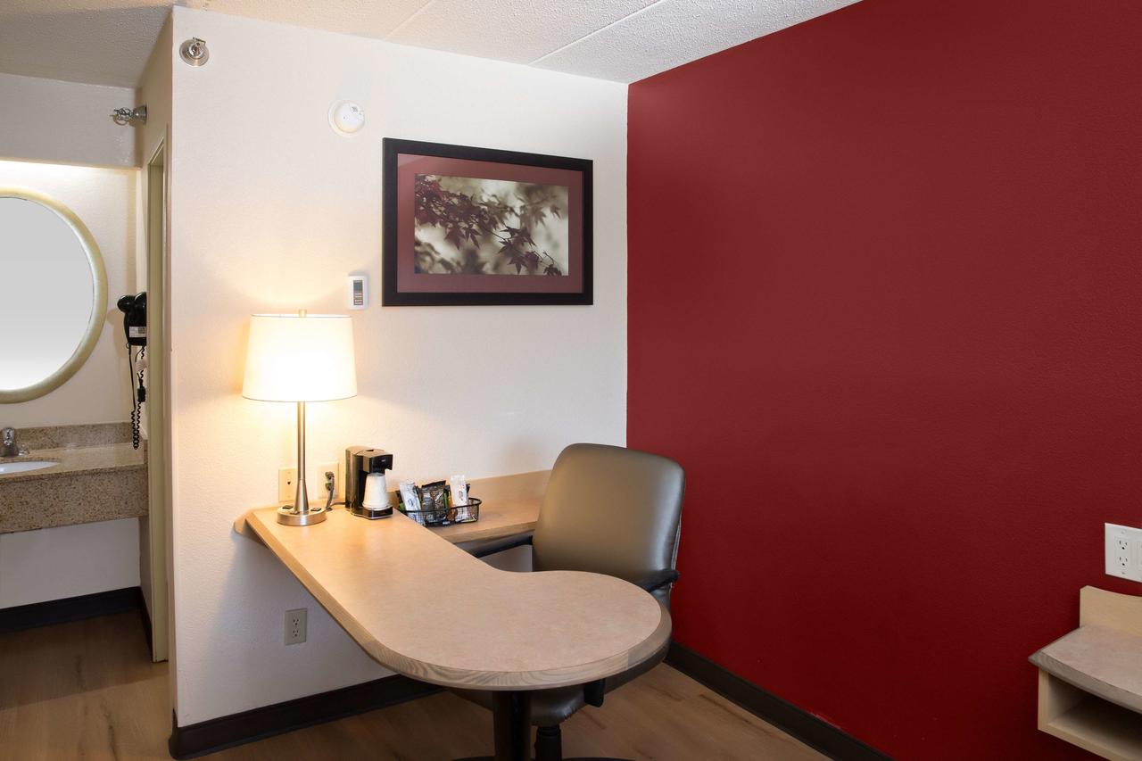 Red Roof Inn Cincinnati Northeast - Blue Ash - thumb 19