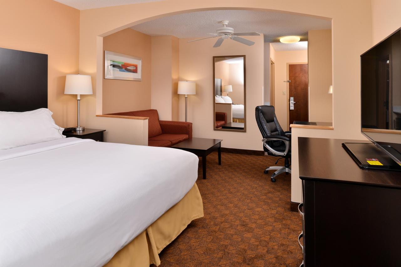 Holiday Inn Express Hotel & Suites Cincinnati-Blue Ash - thumb 6