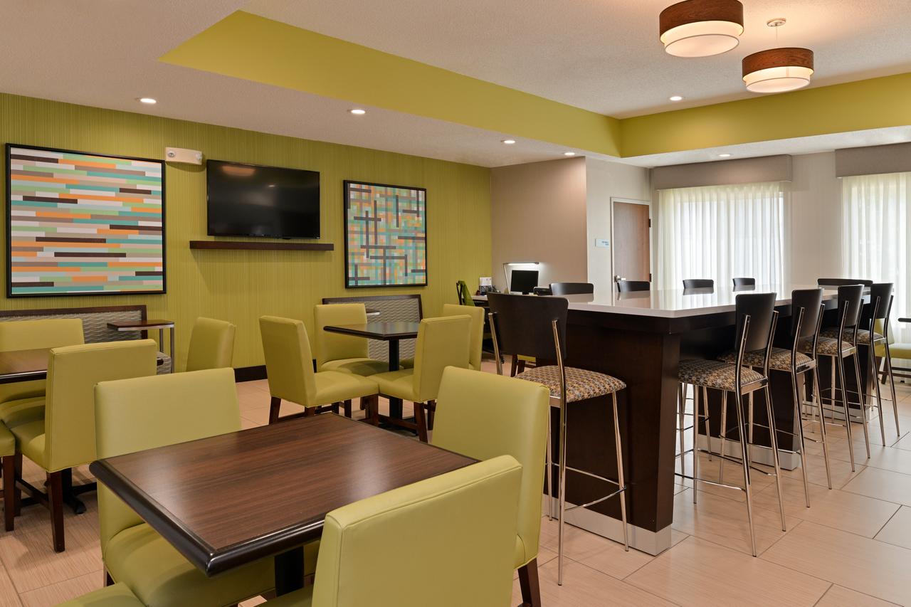 Holiday Inn Express Hotel & Suites Cincinnati-Blue Ash - thumb 22