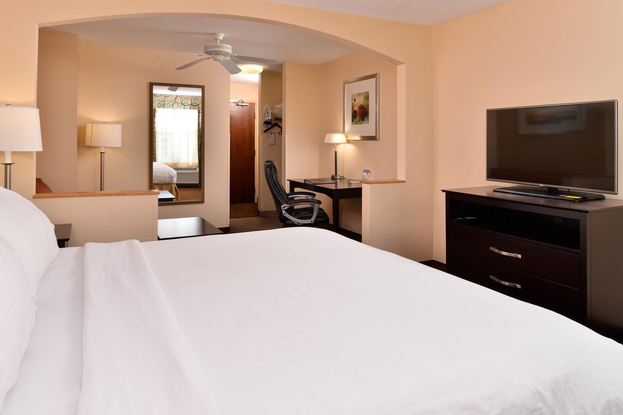 Holiday Inn Express Hotel & Suites Cincinnati-Blue Ash - thumb 20