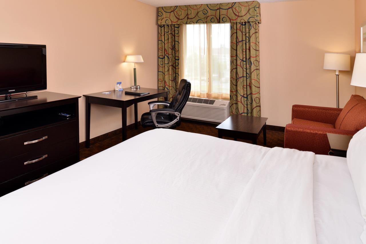 Holiday Inn Express Hotel & Suites Cincinnati-Blue Ash - thumb 23