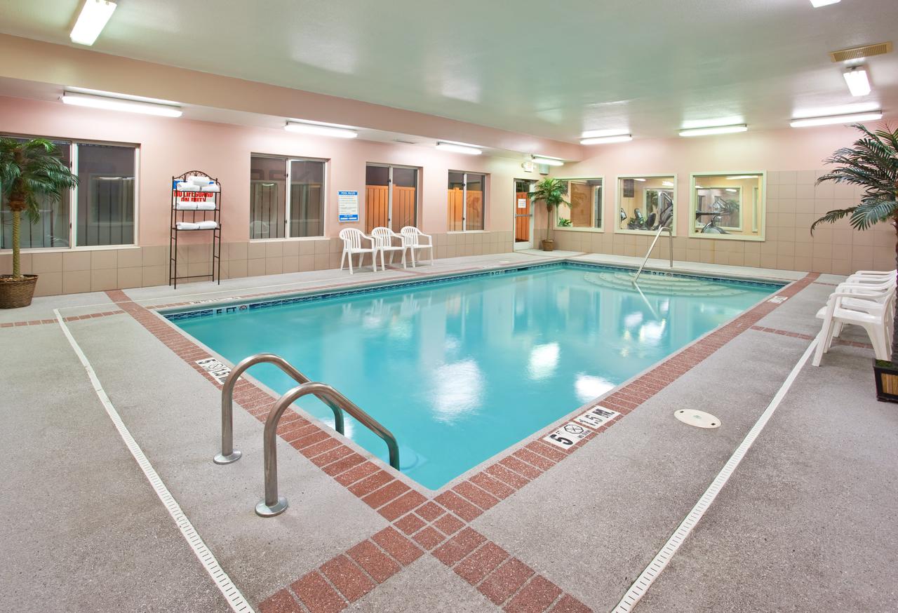 Holiday Inn Express Hotel & Suites Cincinnati-Blue Ash - thumb 33