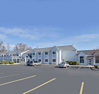 Travelodge by Wyndham Sunbury - Accommodation Los Angeles