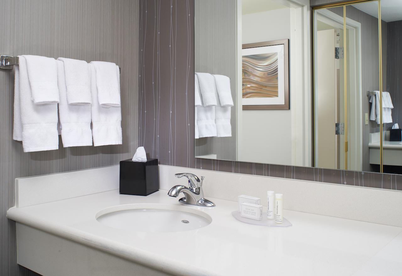 Courtyard Cleveland Airport North - thumb 11