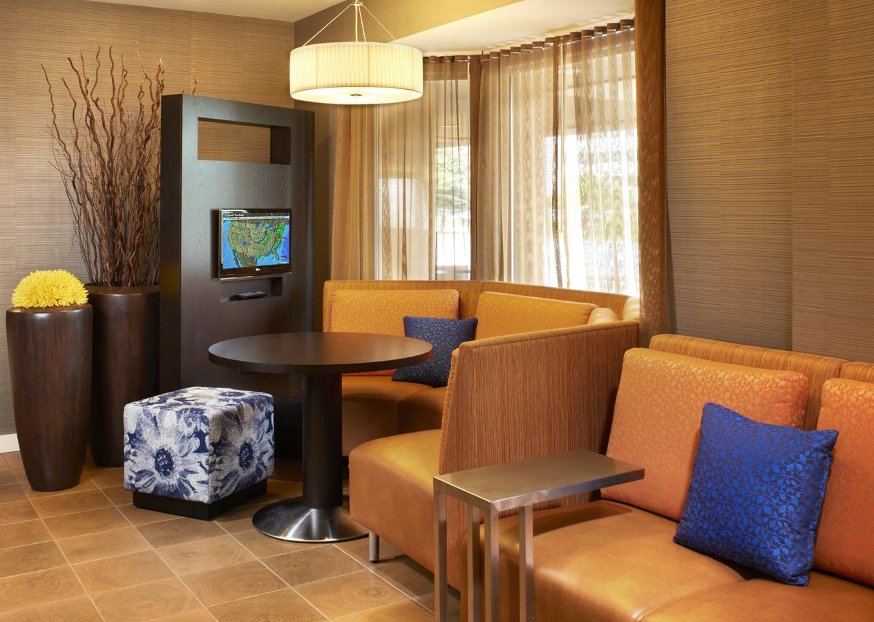 Courtyard Cleveland Airport North - thumb 4