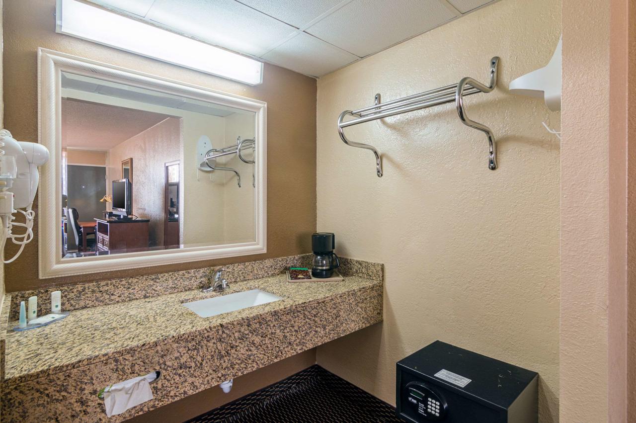 Quality Inn Shawnee - thumb 6
