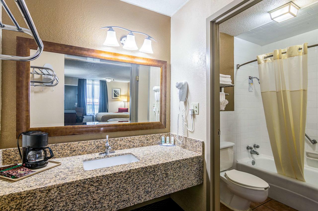 Quality Inn Shawnee - thumb 16