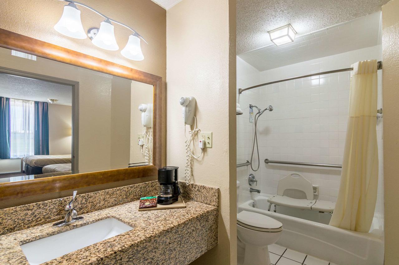 Quality Inn Shawnee - thumb 8