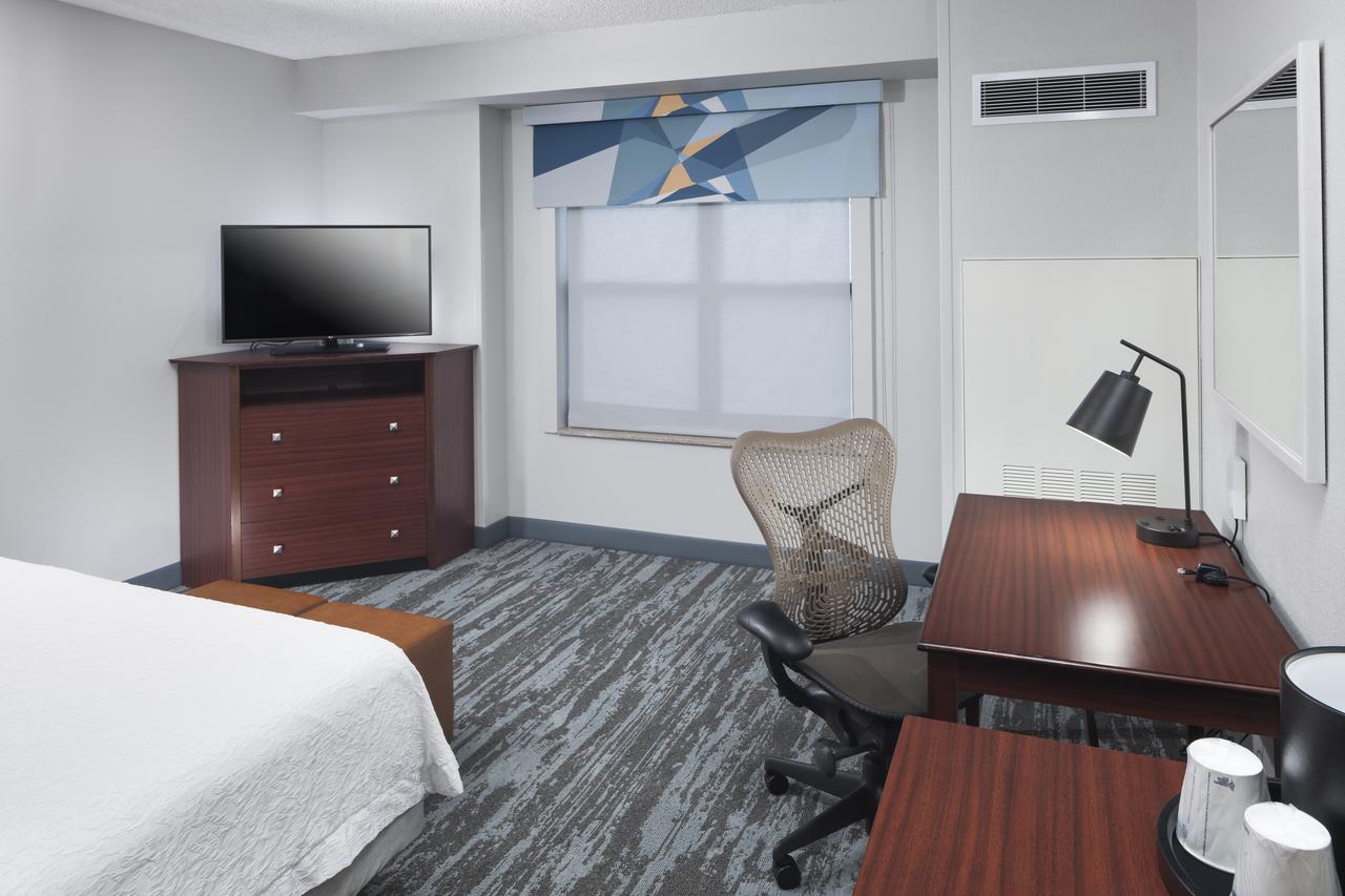 Hampton Inn & Suites Oklahoma City-Bricktown - thumb 14