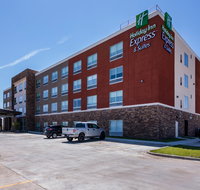 Holiday Inn Express  Suites Blackwell - Accommodation Los Angeles
