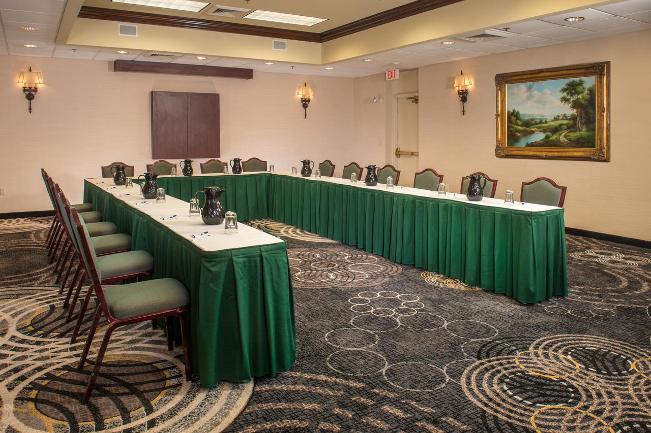 Holiday Inn Express State College At Williamsburg Square - thumb 28