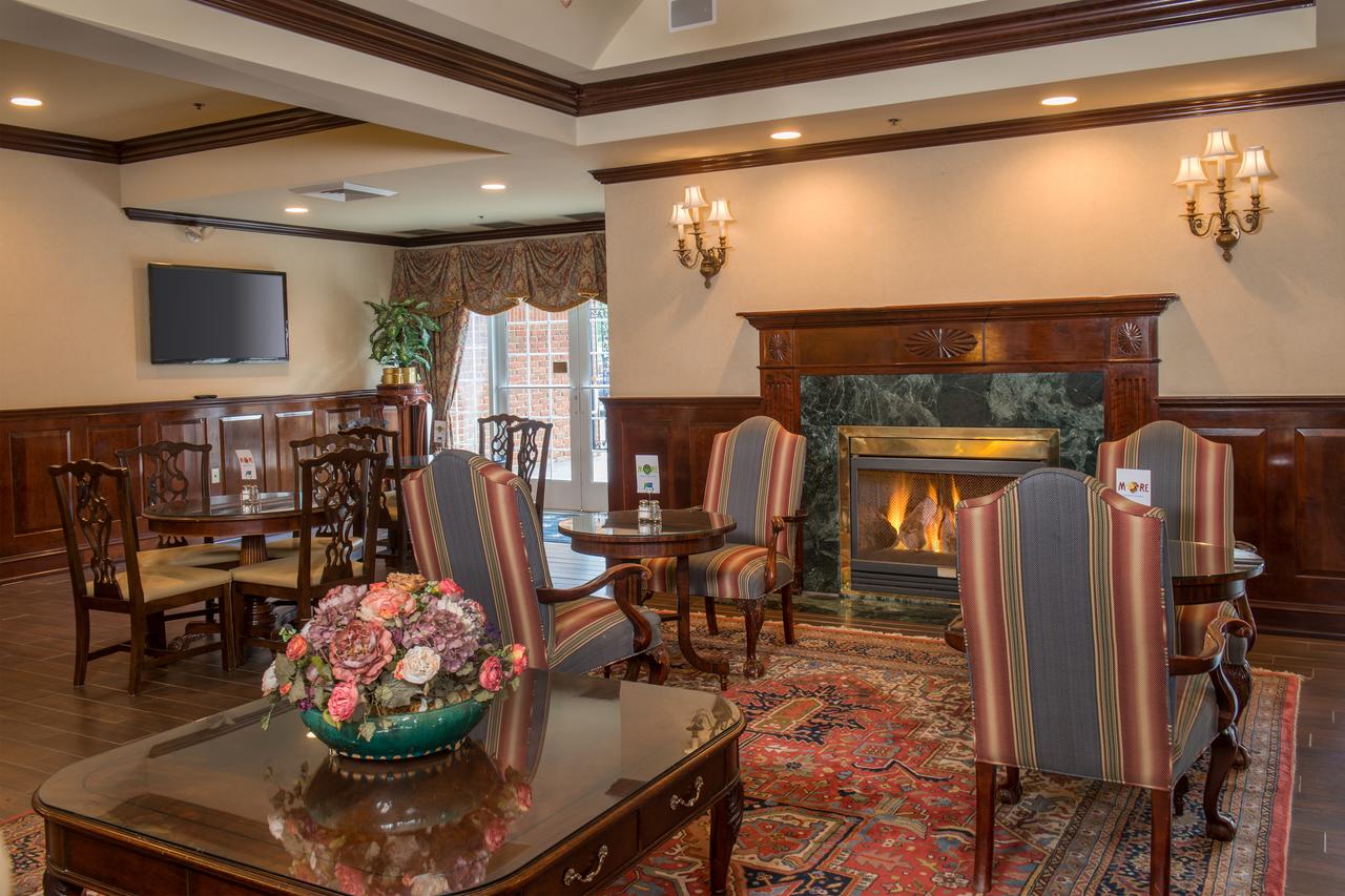 Holiday Inn Express State College At Williamsburg Square - thumb 4