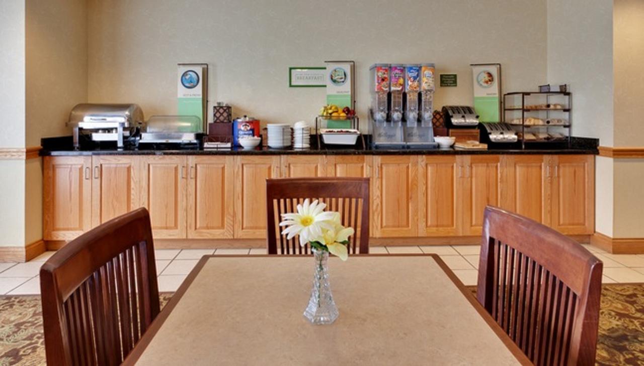 Country Inn & Suites By Radisson, Harrisburg At Union Deposit Road, PA - thumb 8