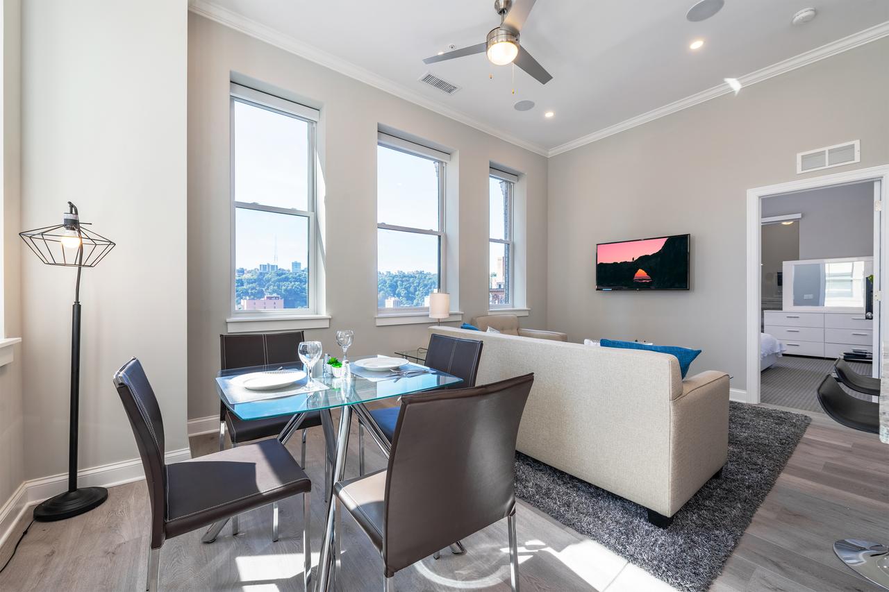 Global Luxury Suites At Downtown Pittsburgh - thumb 12