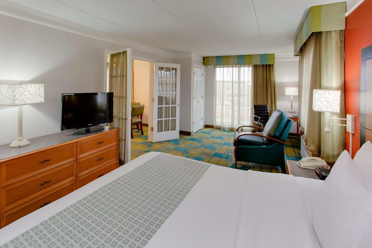 La Quinta Inn By Wyndham Pittsburgh Airport - thumb 6