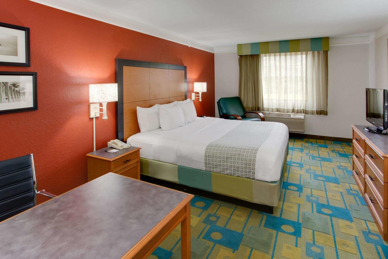 La Quinta Inn By Wyndham Pittsburgh Airport - thumb 16