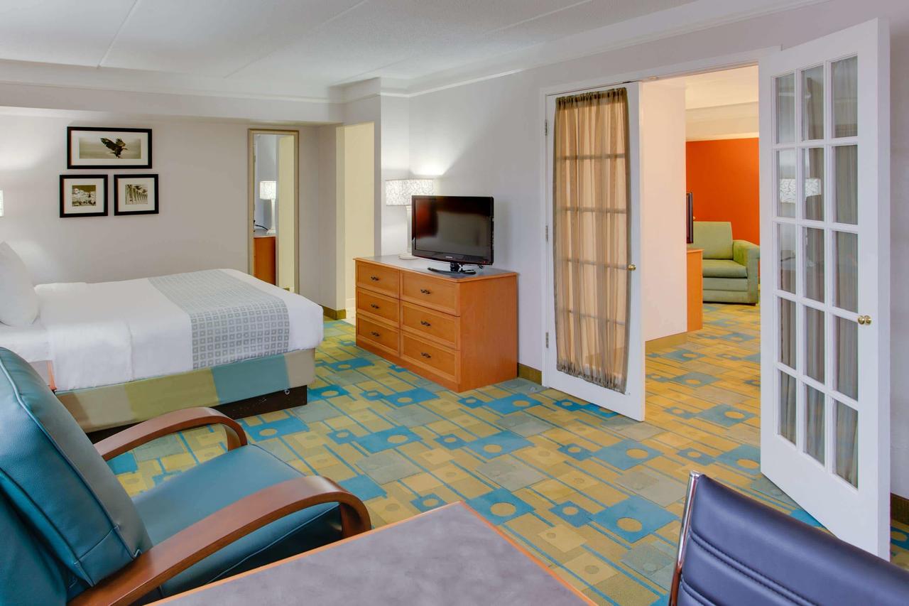 La Quinta Inn By Wyndham Pittsburgh Airport - thumb 11