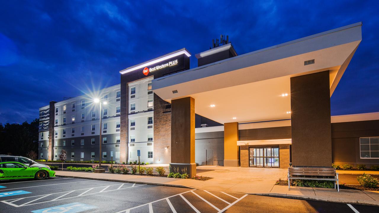 Best Western Plus Wilkes Barre-Scranton Airport Hotel - thumb 1