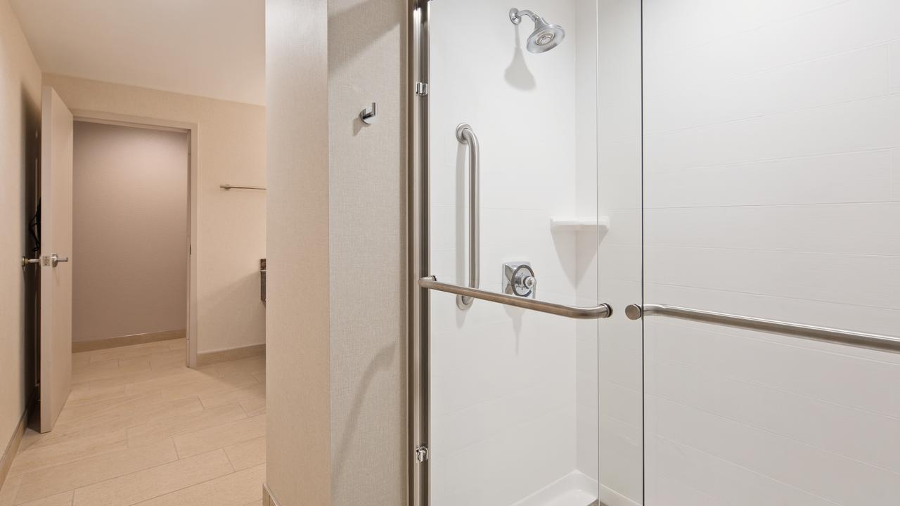 Best Western Plus Wilkes Barre-Scranton Airport Hotel - thumb 2