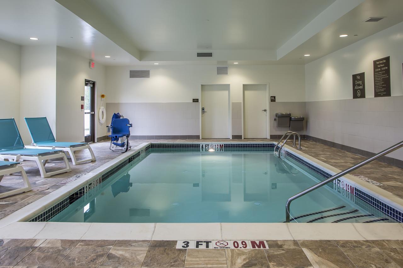 Comfort Inn PA Turnpike - I-81 - thumb 20