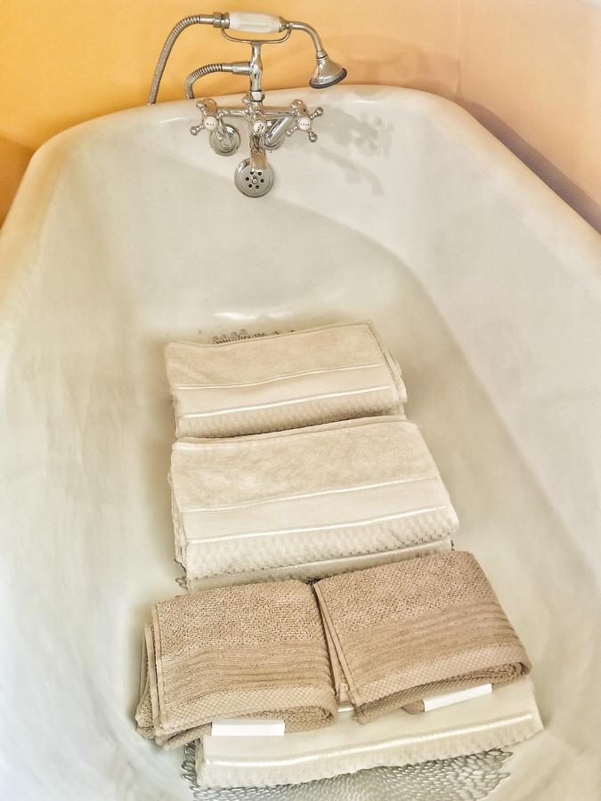 The Sun-Splashed City Suite + Parking + Breakfast - thumb 16