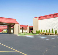 Quality Inn  Suites Burnham - Accommodation Los Angeles