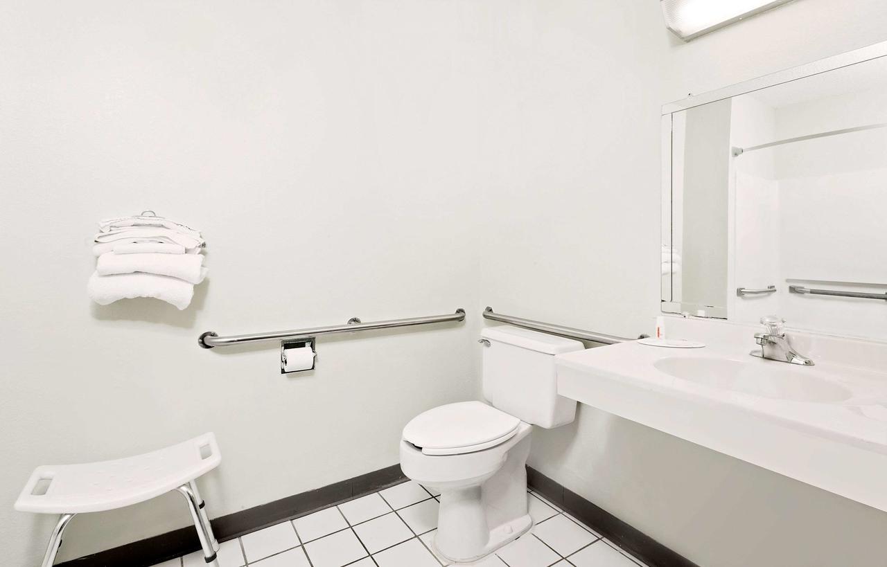 Super 8 By Wyndham Carlisle-South - thumb 24