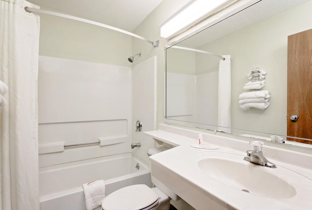 Super 8 By Wyndham Carlisle-South - thumb 6