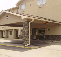 Quality Inn  Suites Warren - Accommodation Los Angeles