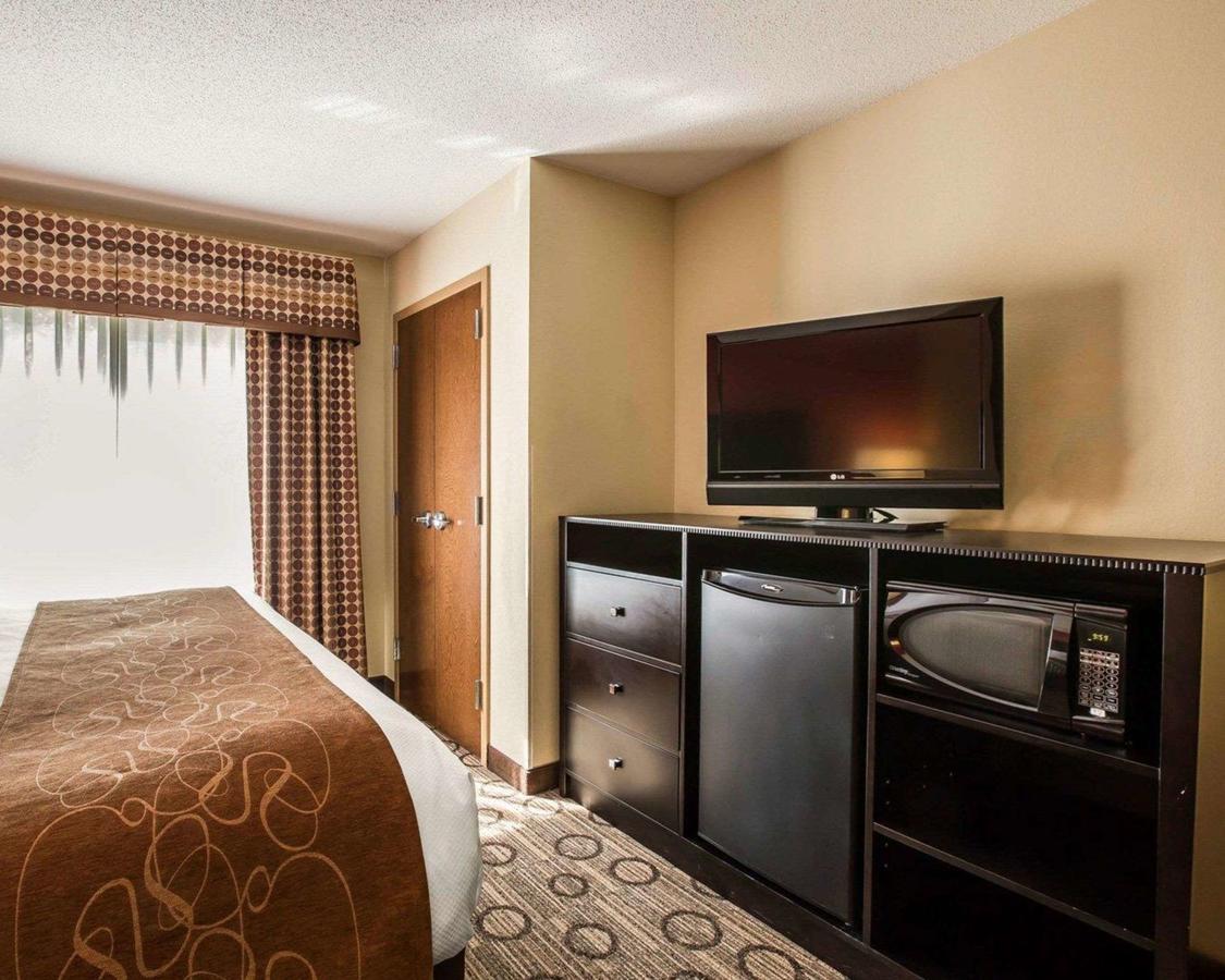 Comfort Suites At WestGate Mall - thumb 13
